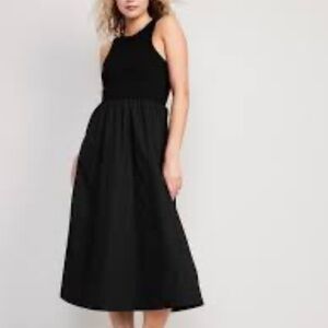 Black sleeveless dress - fit and flare
